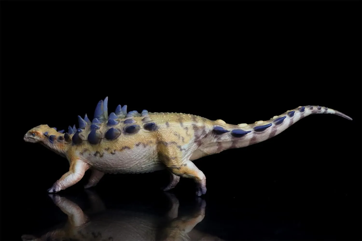1:35 Scale Gastonia Model Ankylosauridae Realistic PVC Animal Figure Decor Dinosaur for Adult (Yellow with Box)