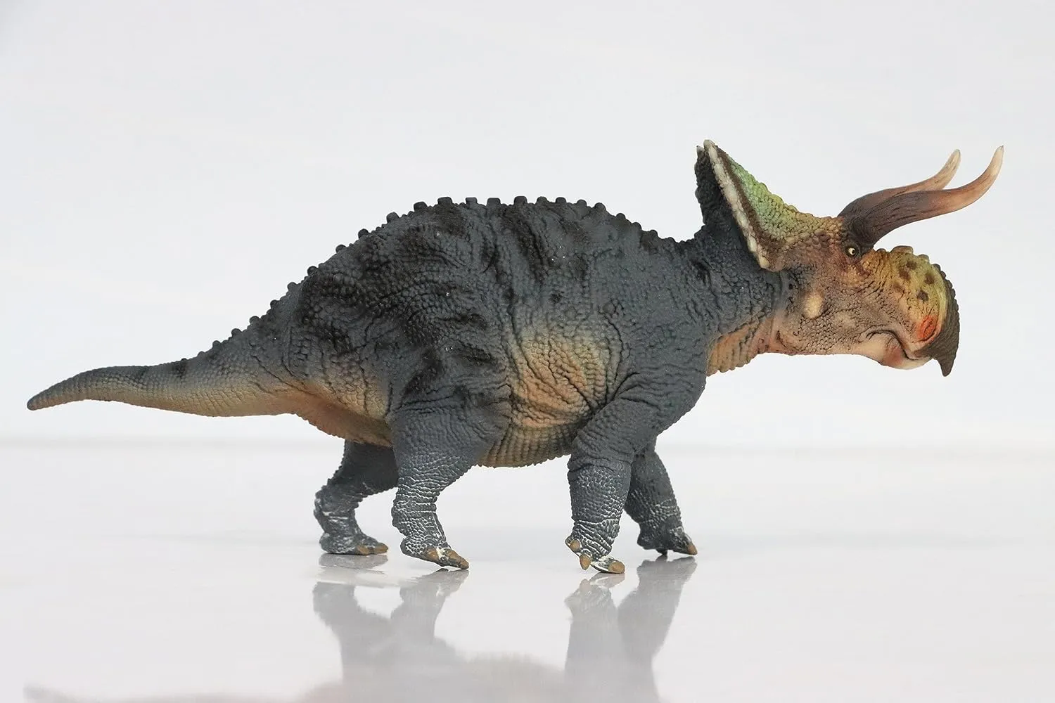1:35 Scale Nasutoceratops Figure PVC Animal Model Collection Static Simulation Wonderful Decoration Dinosaur Set Realistic Gift for Adult (Blue)