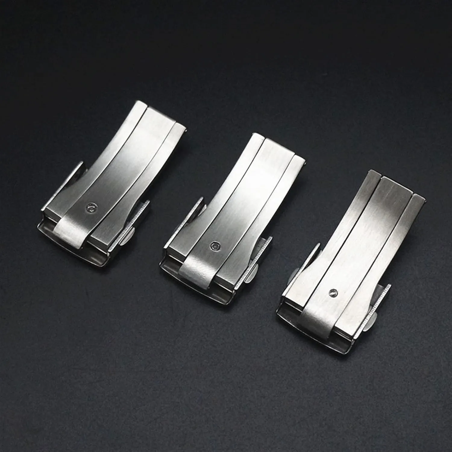 18mm 20mm Inner Diameter Easy-to-Install Clasp Smartwatch Strap Accessory Metal Connector Adapter Fit for Titoni 979 Watch Buckles(18 Inner Diameter)