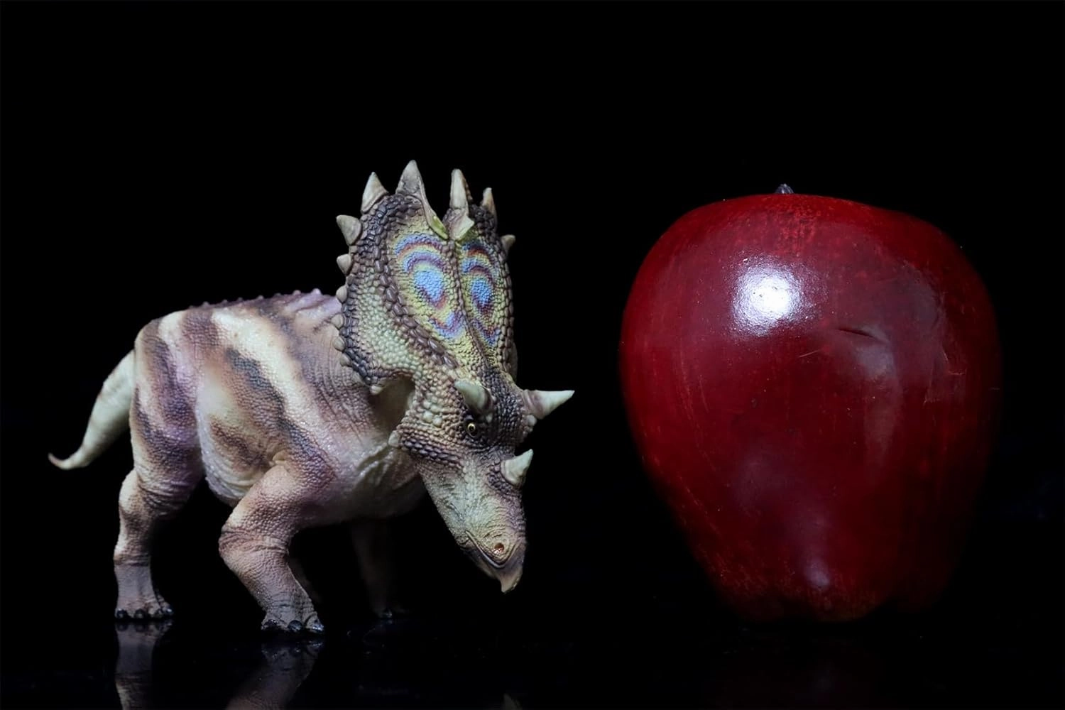 1:35 Scale Utahceratops Model Dinosaur Figure Animal Scene Collector Home Decor Gift (Orange)
