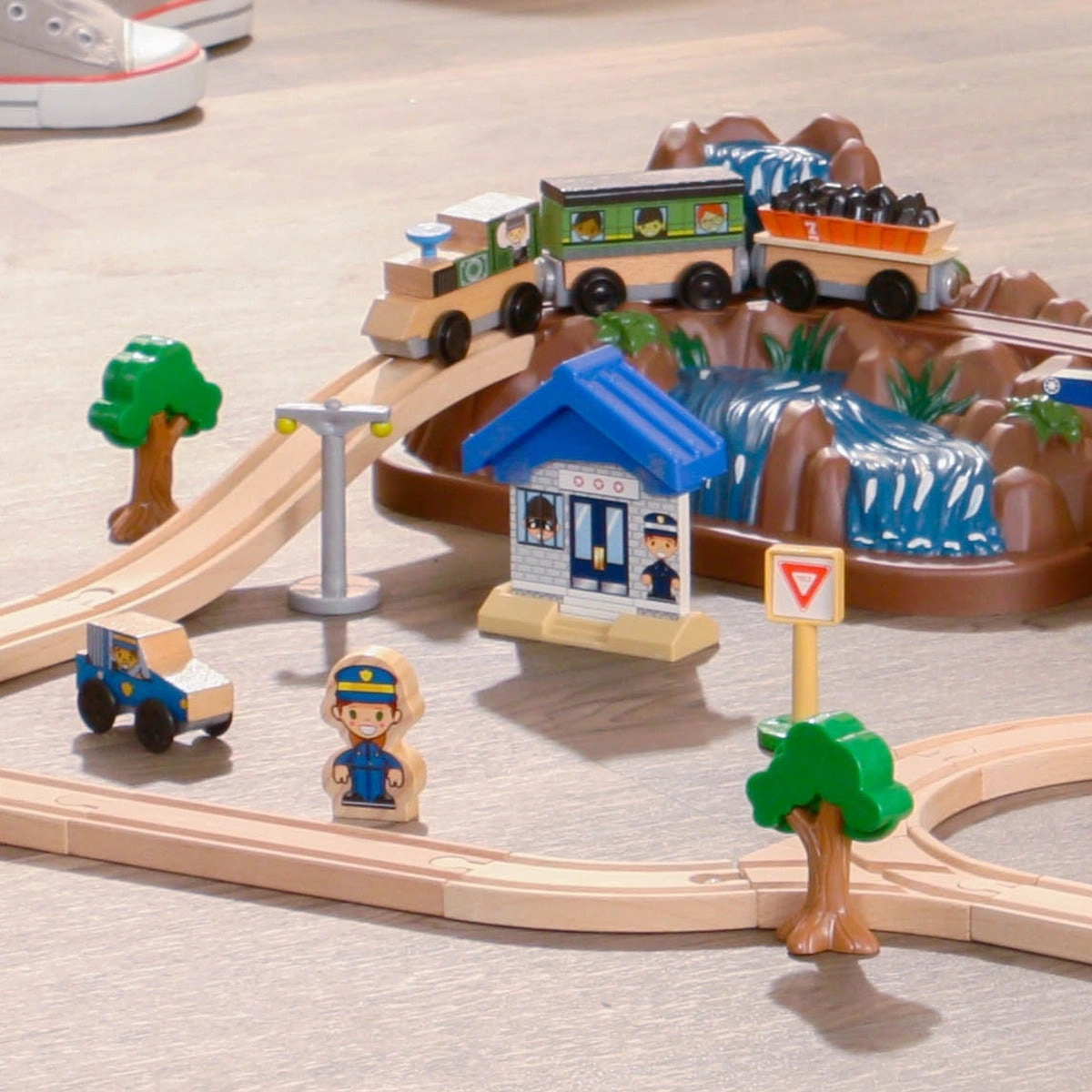 Bucket Top Mountain Train Set