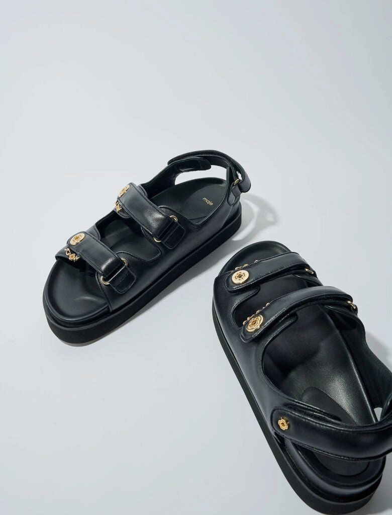 Flat leather sandals