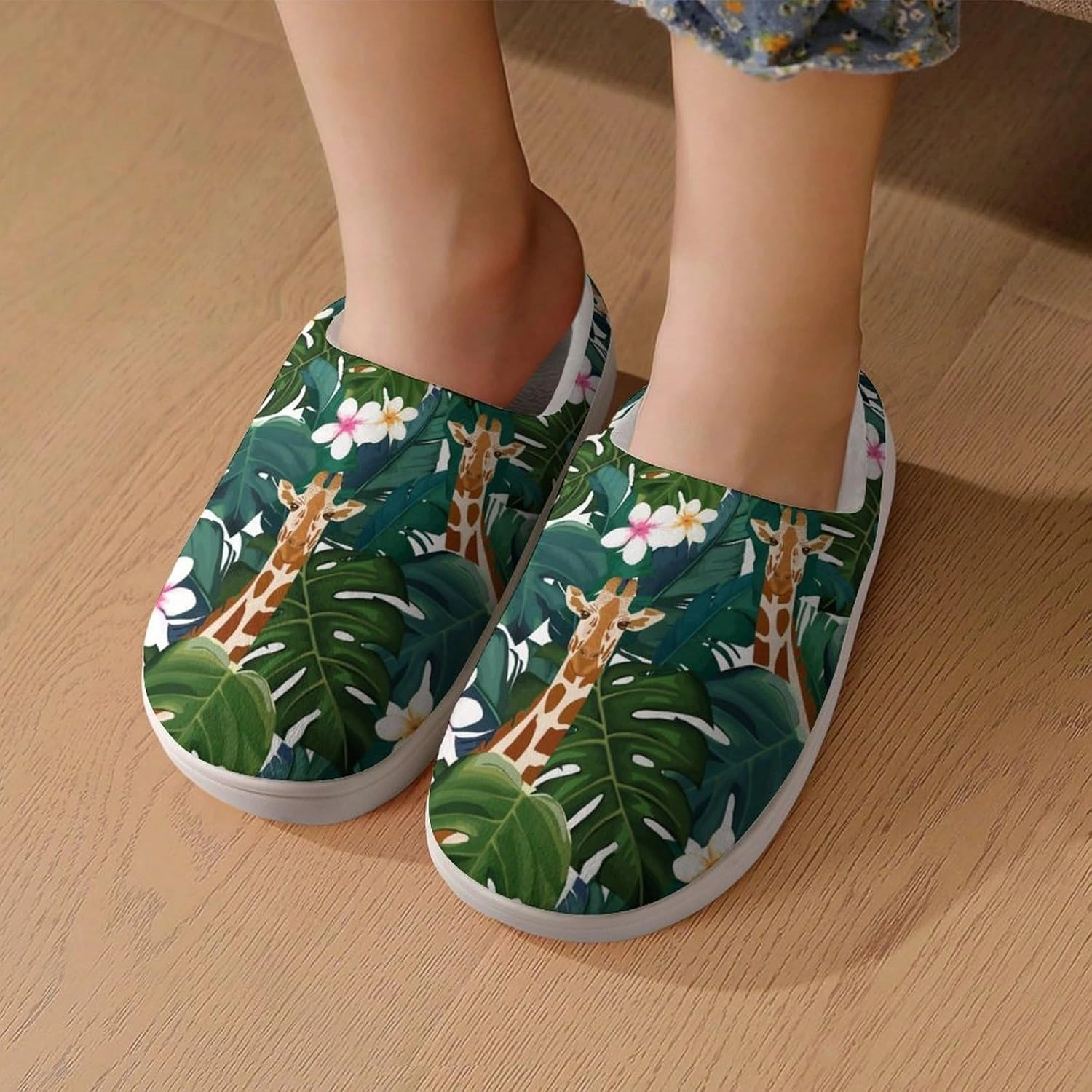 Giraffe And Hibiscus Flower Print Slippers for Boys Girls Home Cotton Slippers Non-Slip Warm Little Kids Slippers