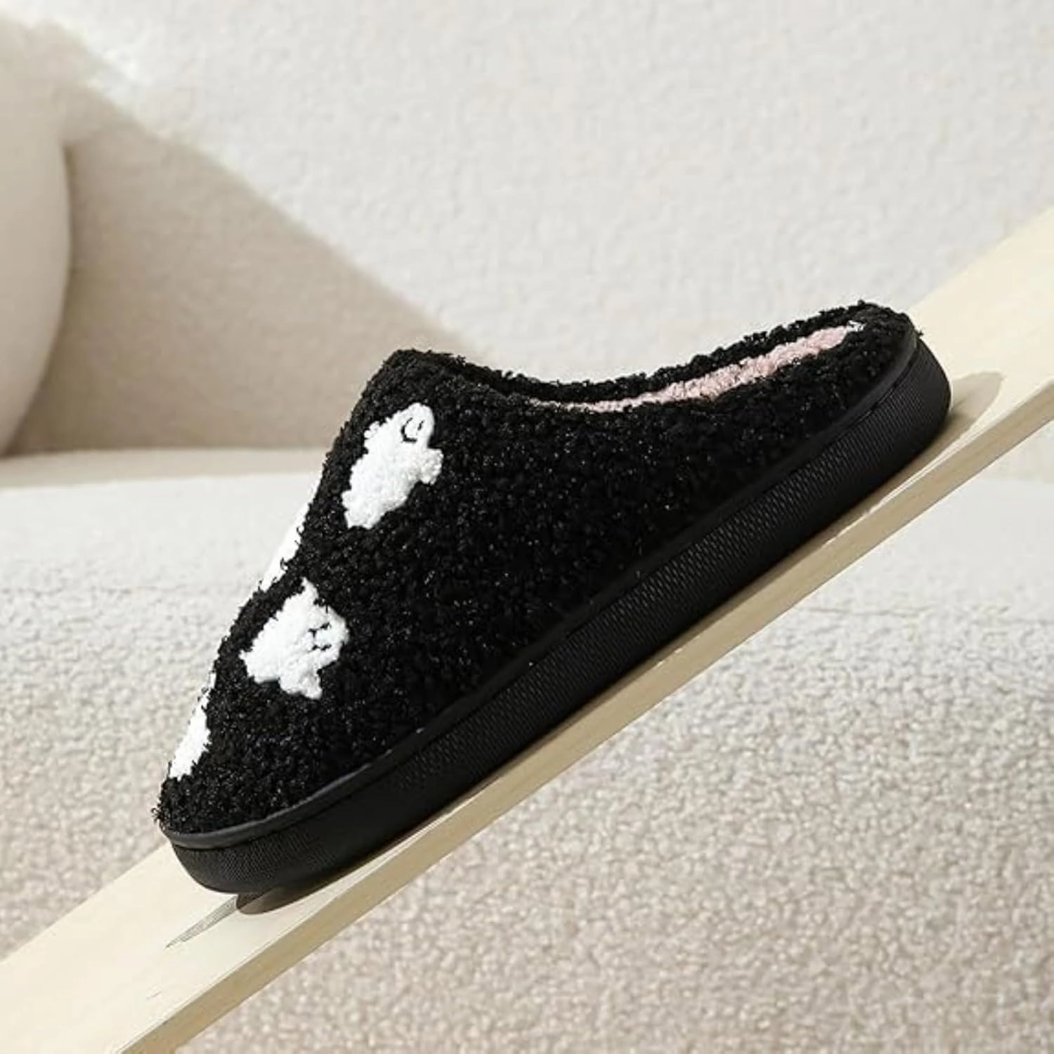 Halloween Slippers Ghost Slippers for Women Retro Warm and Cozy House Slippers Halloween Shoes Winter Slippers Spooky Gifts
