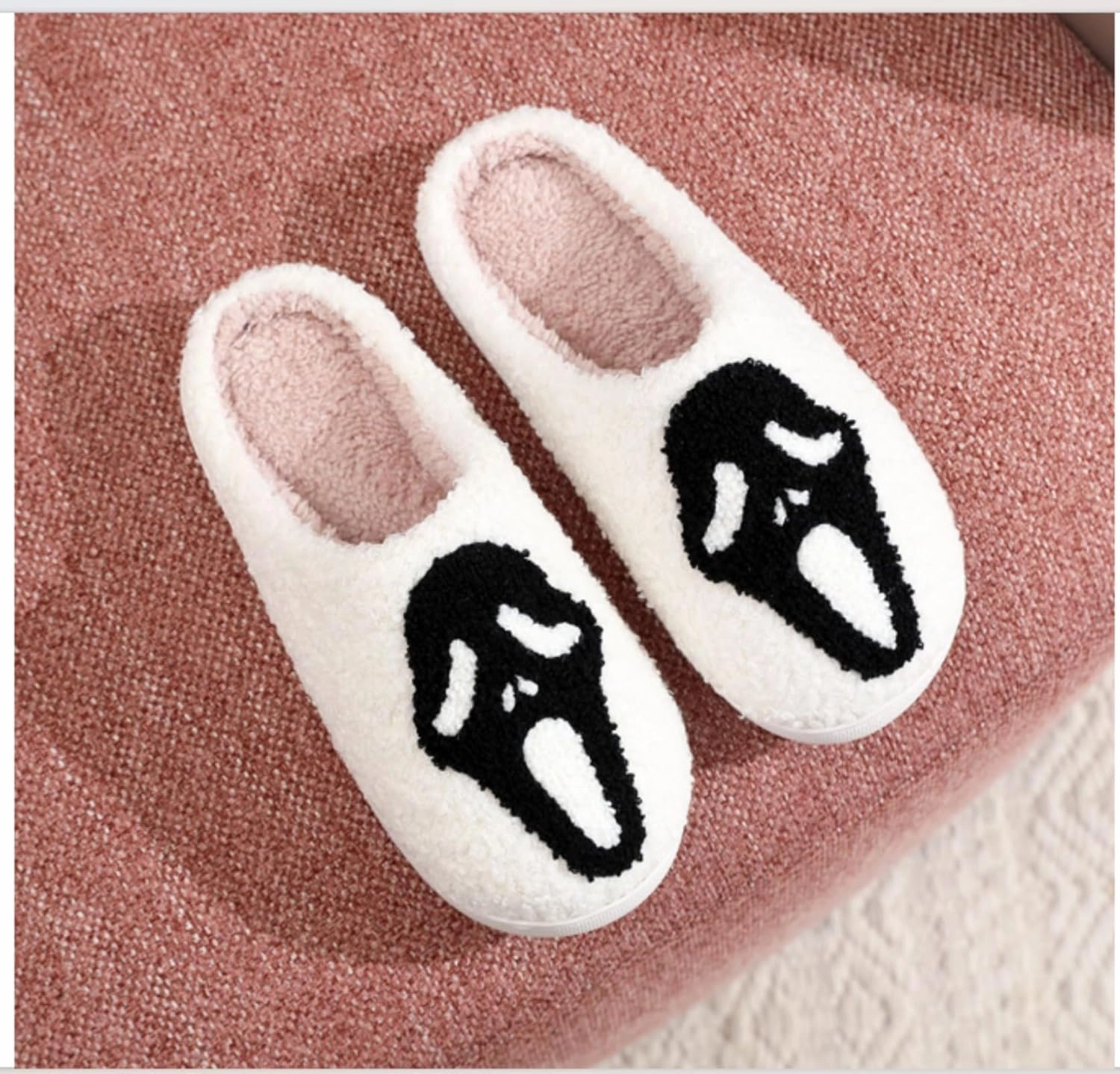 Halloween Slippers Ghost Slippers for Women Retro Warm and Cozy House Slippers Halloween Shoes Winter Slippers Spooky Gifts