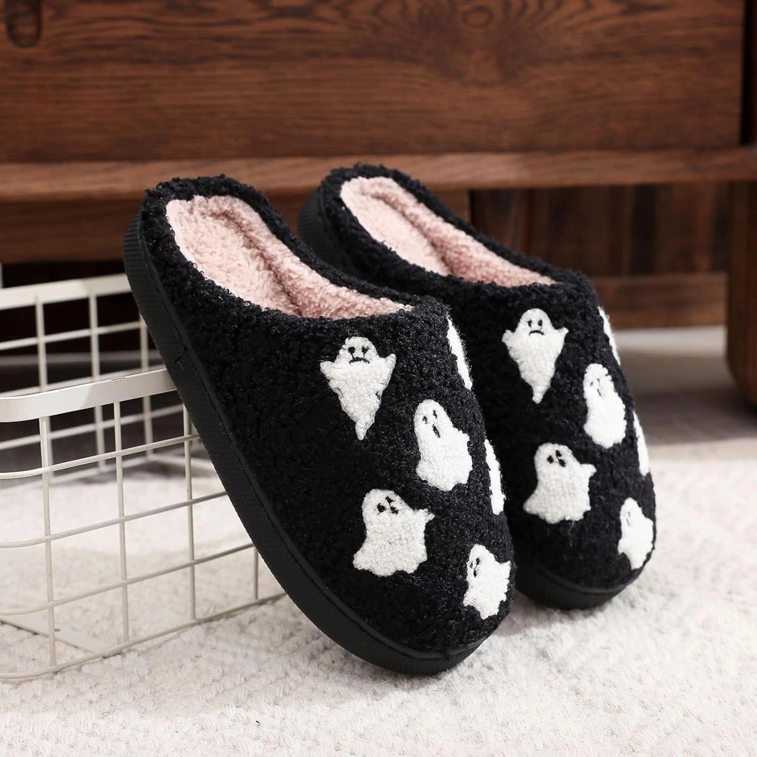 Halloween Slippers Ghost Slippers for Women Retro Warm and Cozy House Slippers Halloween Shoes Winter Slippers Spooky Gifts