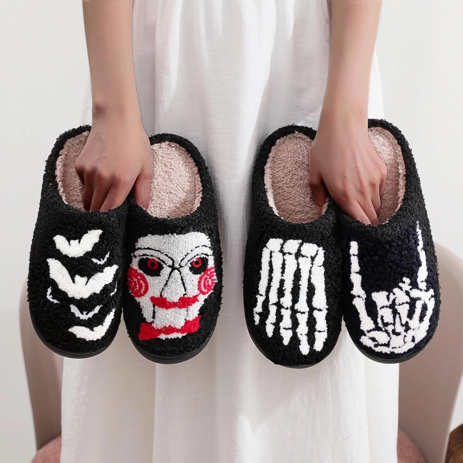 Halloween Slippers Ghost Slippers for Women Retro Warm and Cozy House Slippers Halloween Shoes Winter Slippers Spooky Gifts