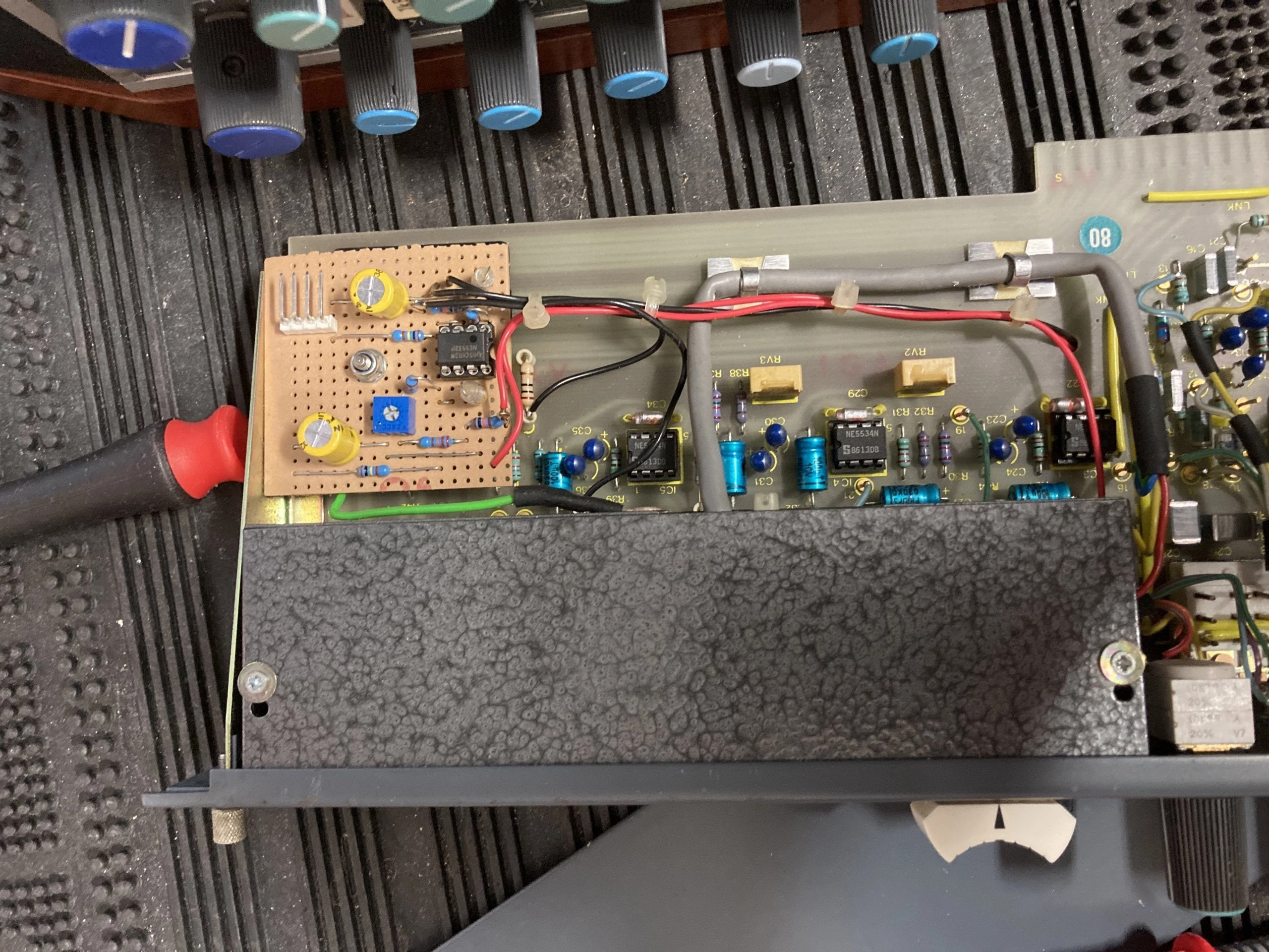 Neve 5442 Desktop Mixer