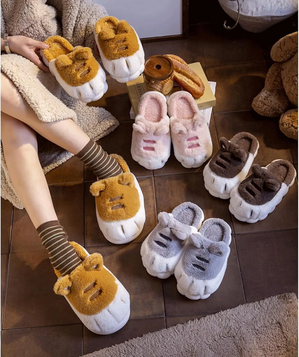 Pantuflas Cute Animal Paw Slippers Kawaii Cartoon Tiger Claw Soft Plush Slippers Winter Warm Fuzzy House Shoes Indoor Home Fur Slippers for Women Men Kids Zapatillas Creative Gift