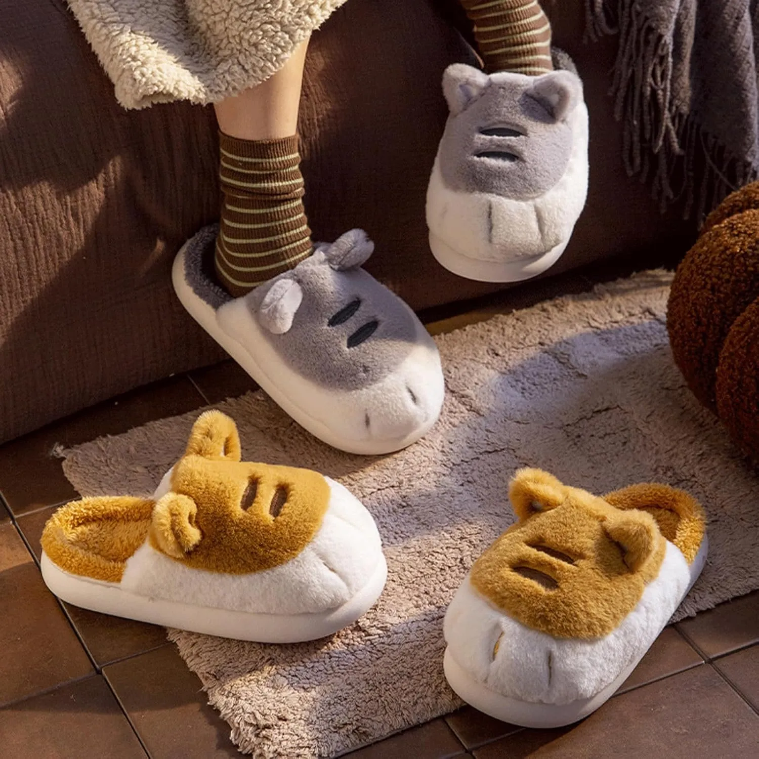 Pantuflas Cute Animal Paw Slippers Kawaii Cartoon Tiger Claw Soft Plush Slippers Winter Warm Fuzzy House Shoes Indoor Home Fur Slippers for Women Men Kids Zapatillas Creative Gift