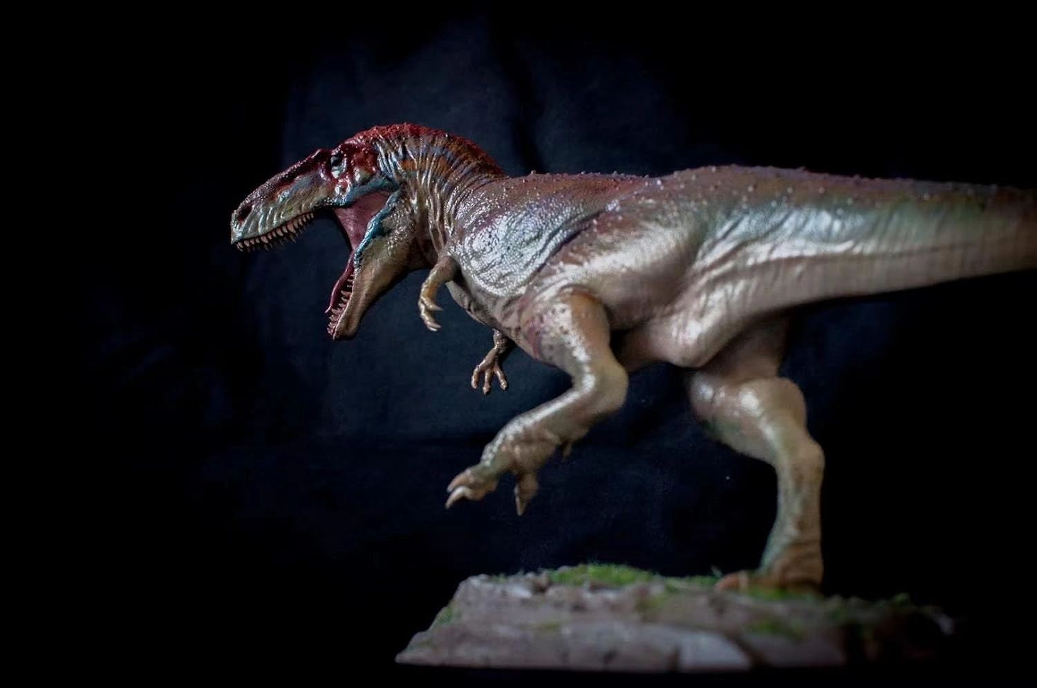 Passion Charger Studio 1:20 Scale Mapusaurus Statue Model Dinosaur Figure Collector Base Animal Collector Unpainted Kit Gift for Adult
