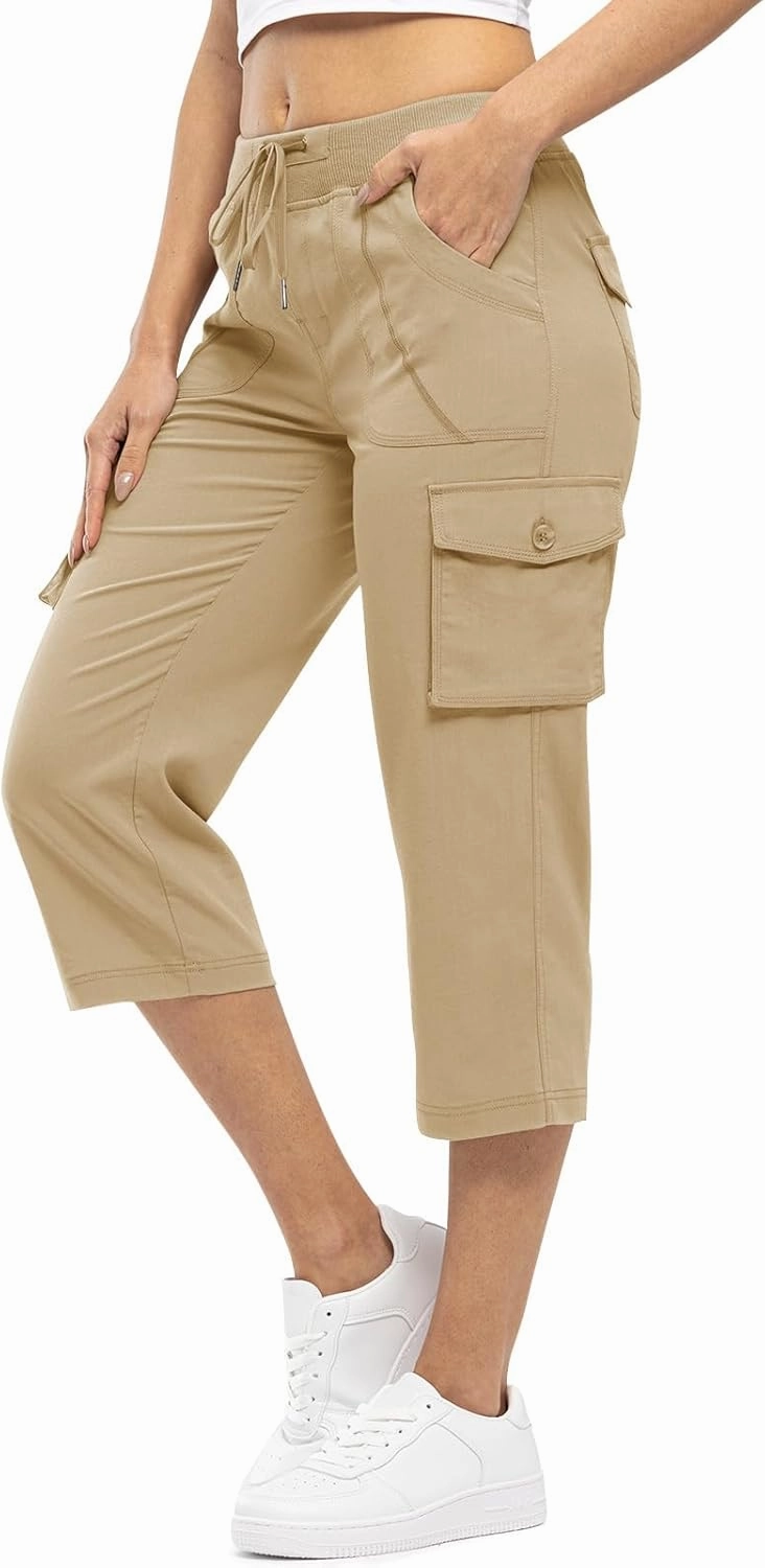 Rdruko Women's Cargo Capris Pants Lightweight Quick Dry Hiking Summer Casual Travel Pants with Pockets