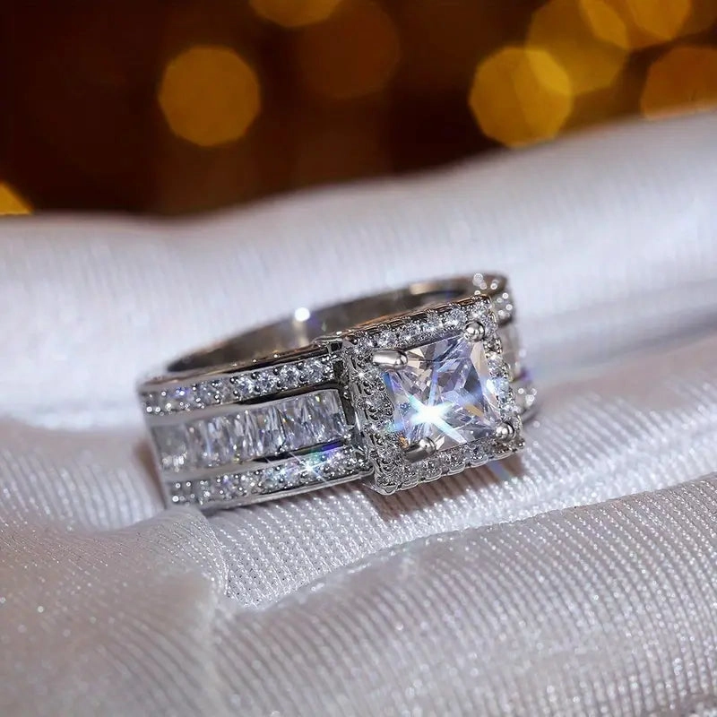 Shiny Halo Ring Inlaid Square Cut Shiny Zirconia Ring
