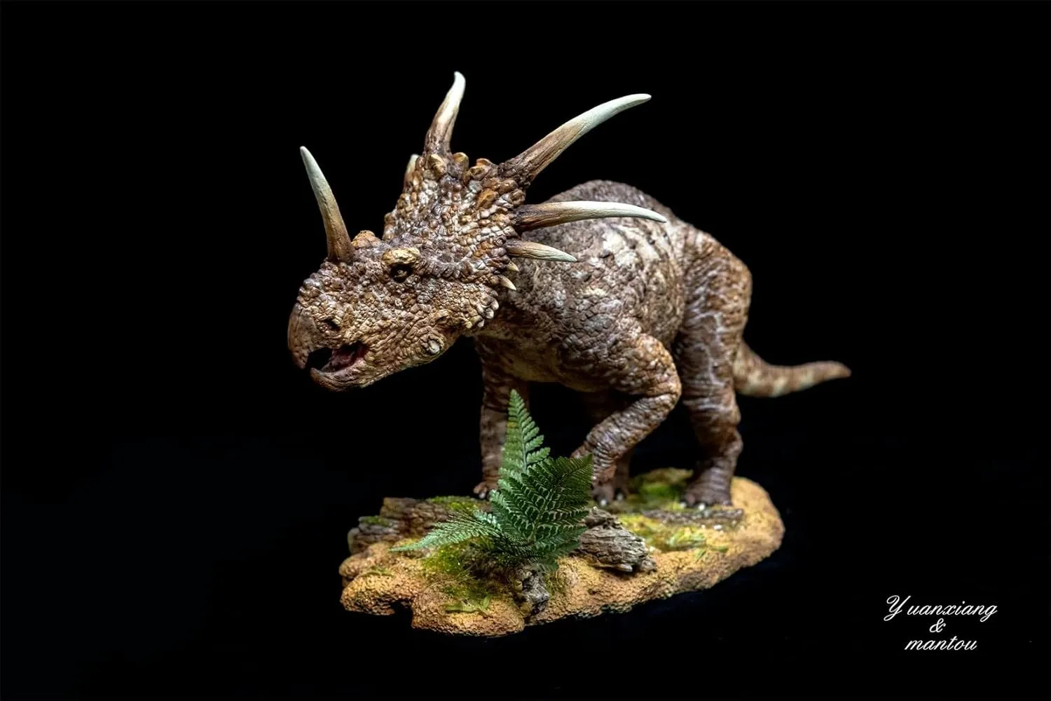 SUMERU Studio Styracosaurus Model GK Dinosaur Model Collector Animal Figure Gift (Painted)