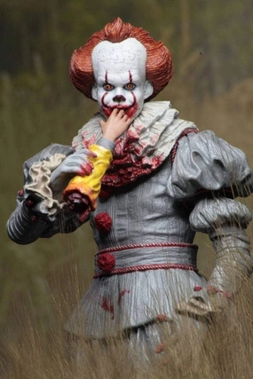 T Ultimate Bloody Pennywise Figure - SDCC 2018 GameStop Exlusive s