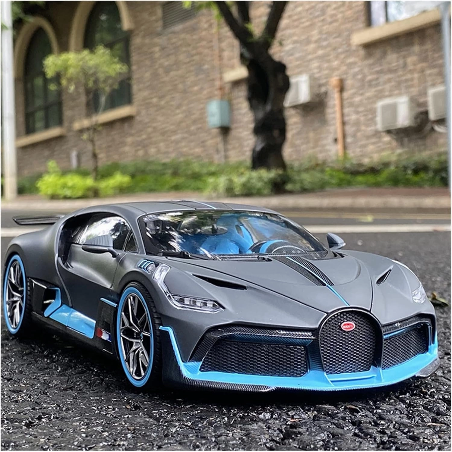 Toy car Model 1:32 for Bugatti Veyron Divo Alloy Sports Car Model Diecast Toy with Sound Light Childrens Gift