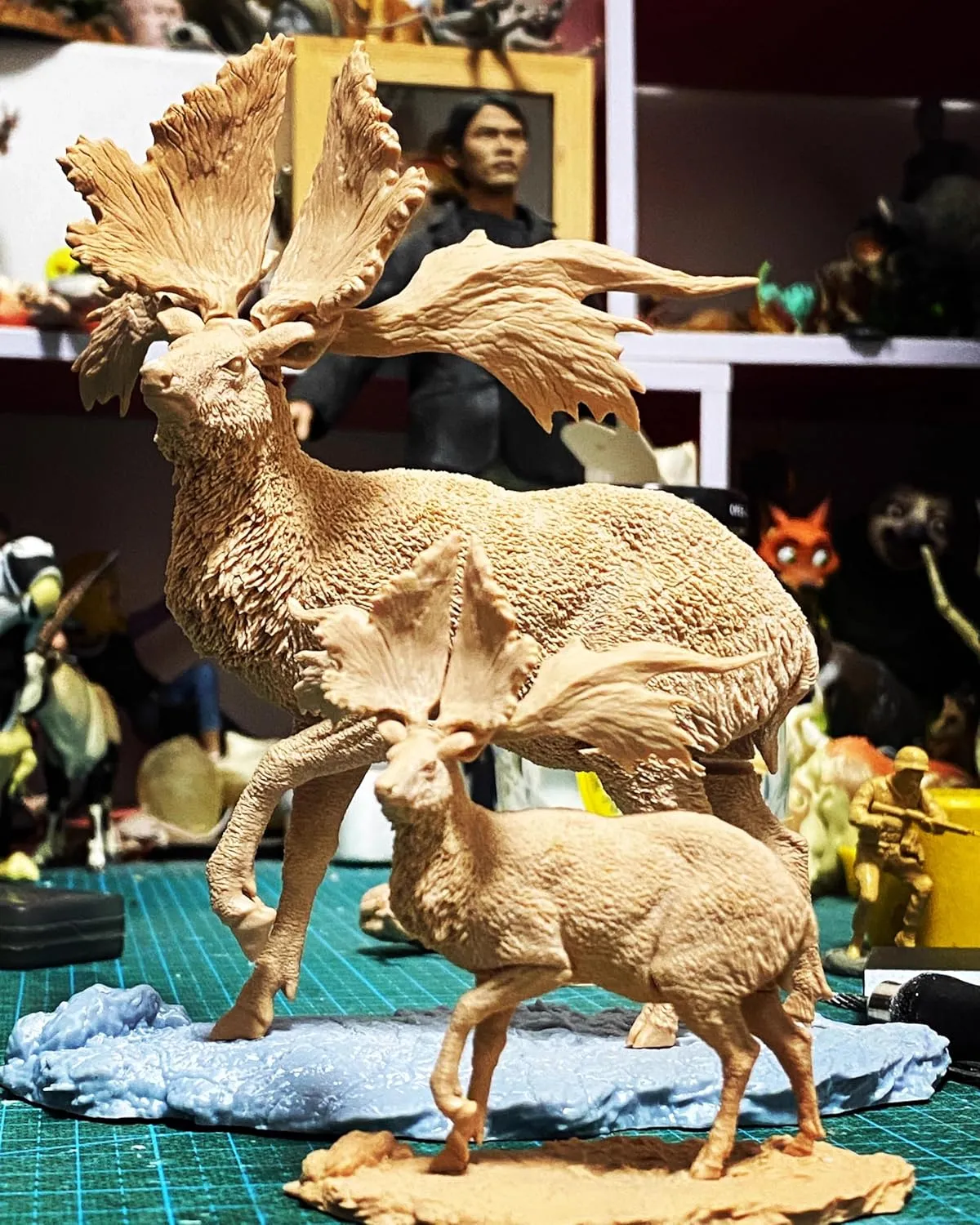 WLNTDOLA Passion Charger Studio Megaloceros pachyosteus Scene Model Kit Model Animal Figure Collector GK Decor Gift for Adult (1/35 / Unpainted)